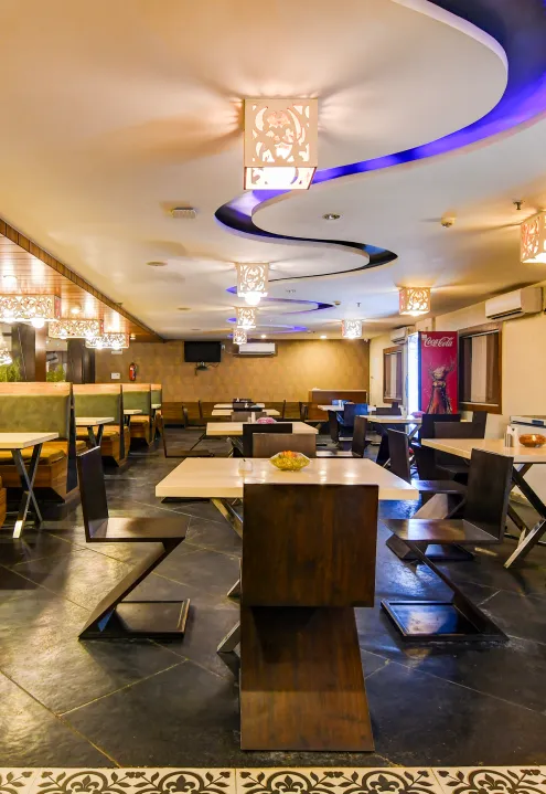 The Pikus Lounge And Interior